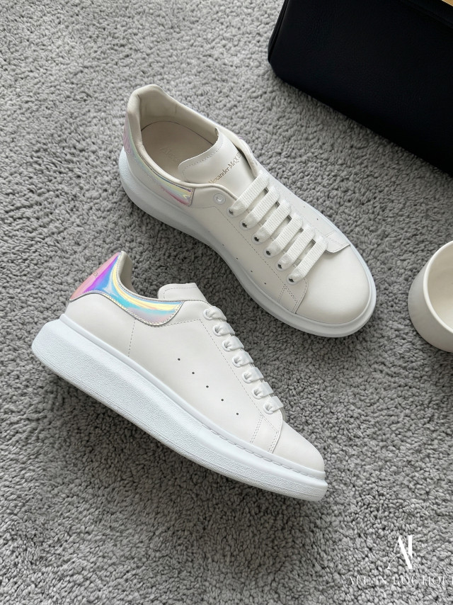 Alexander McQueen / MCQ  貝殼尾小白鞋