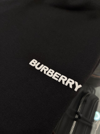 Burberry 發泡文字短褲