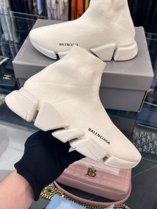 Balenciaga 白色襪套鞋