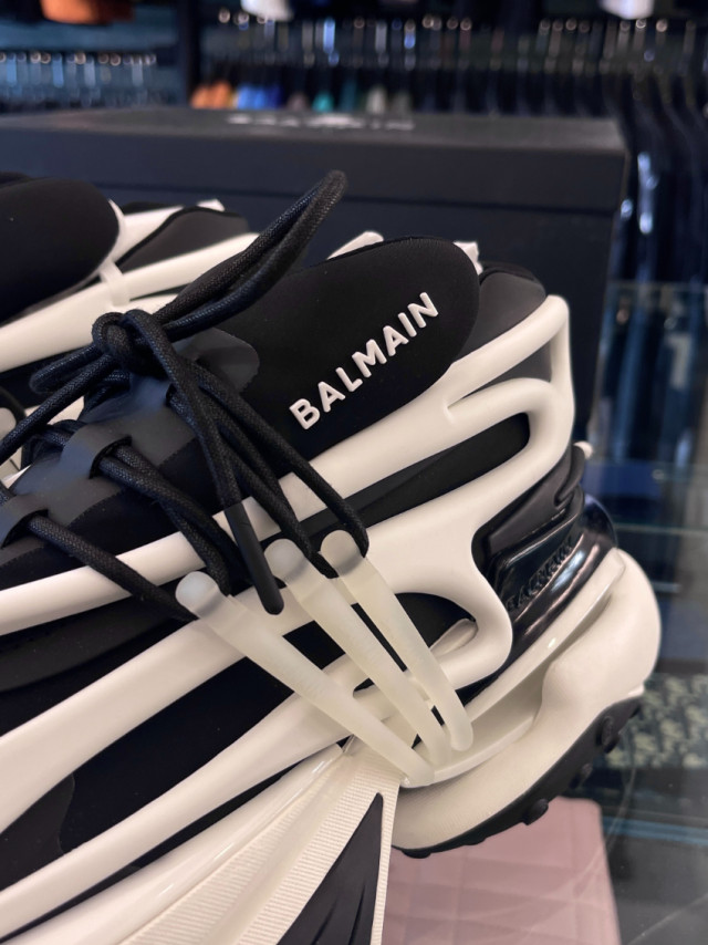 BALMAIN 黑白獨角獸