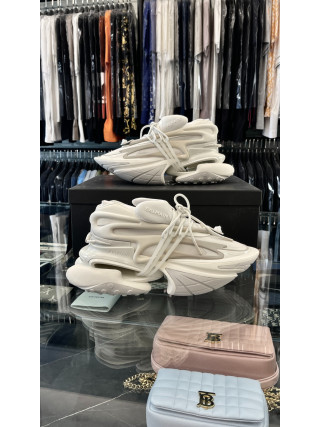 BALMAIN 白獨角獸