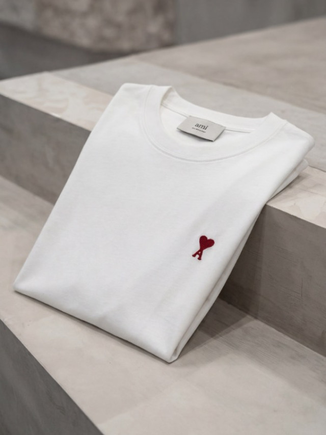 Ami 白色小愛心刺繡短T