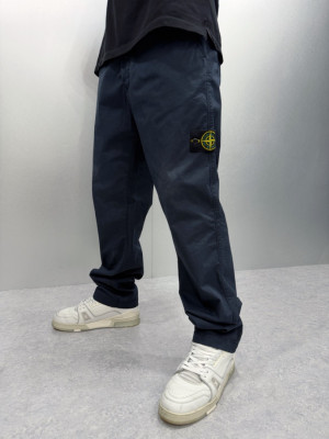 STONE ISLAND石頭島海軍藍徽章直筒長褲