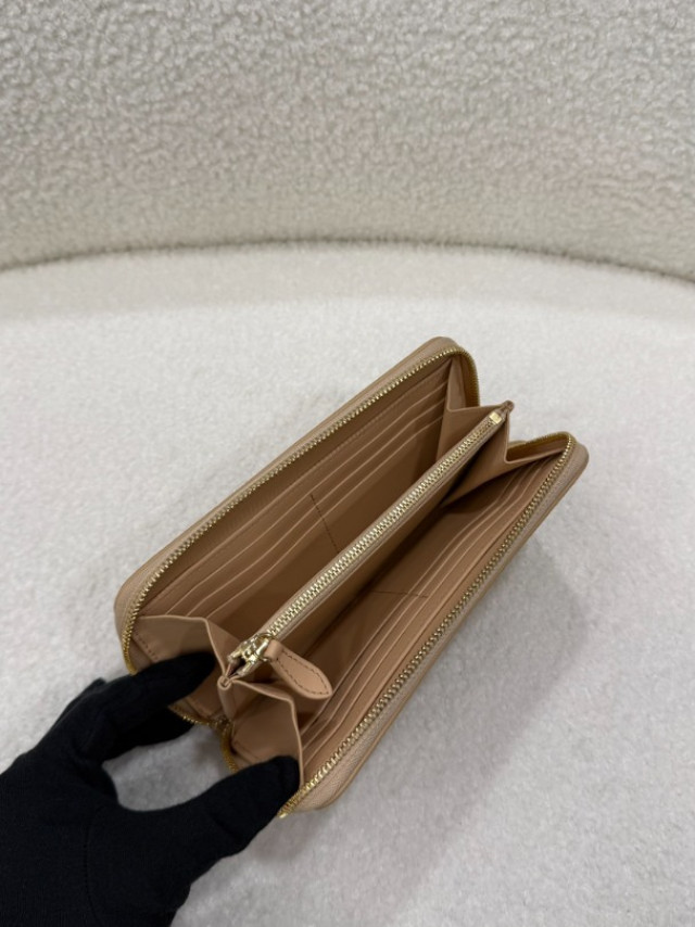BURBERRY 經典荔枝紋拉鍊長夾｜經典黑｜燕麥杏 80941101